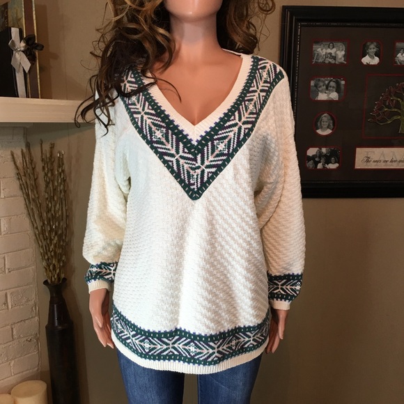 Vintage Sweaters - Ivory & hunter green v-neck chunky knit sweater